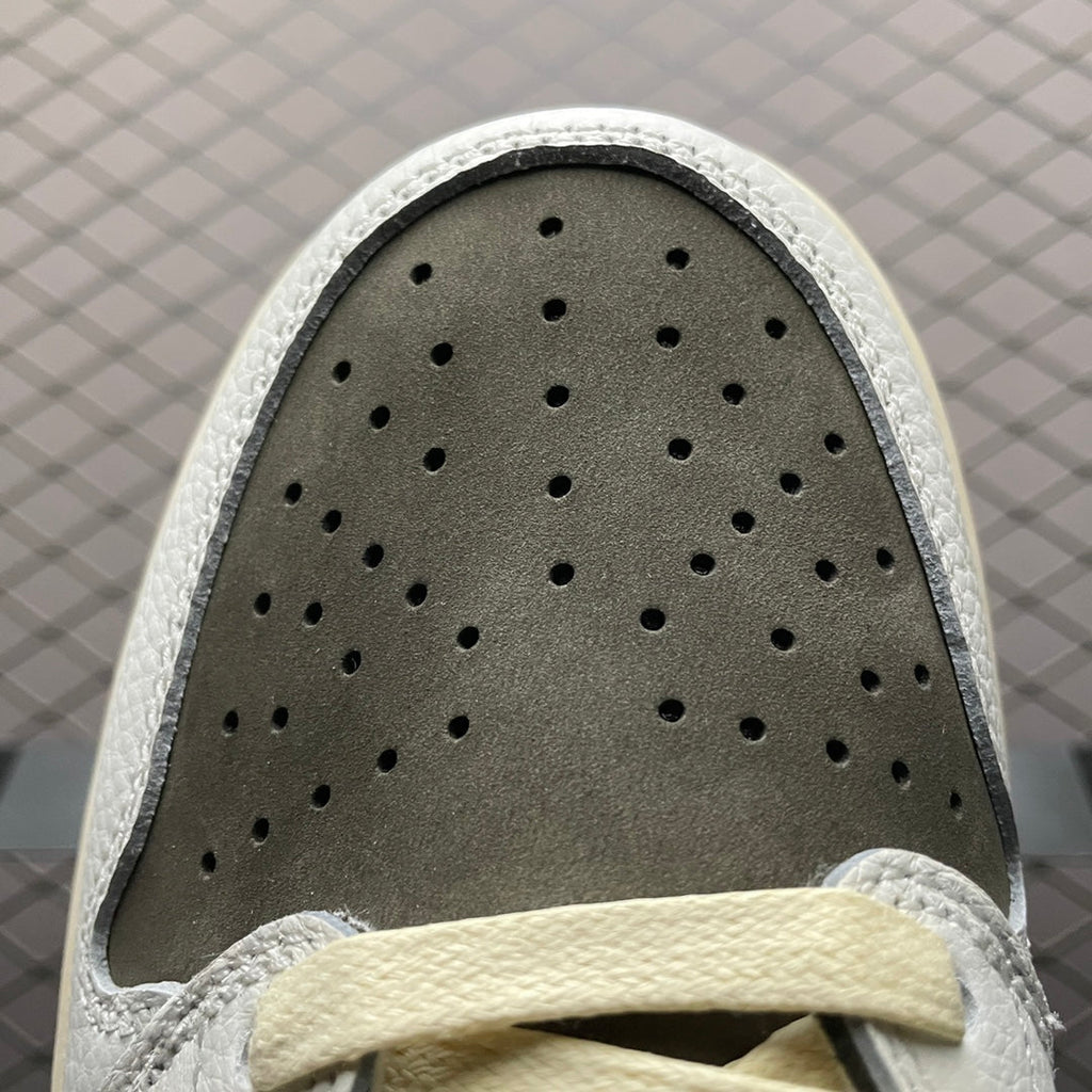AJ1 Low Travis Scott Reverse Mocha